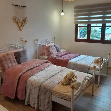 Вилла Joy's House Desfina